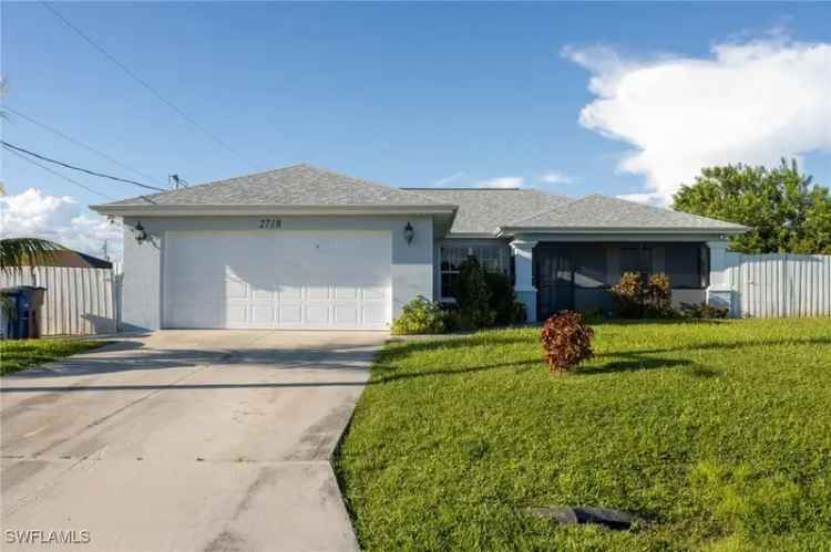 Single-family house For Sale in 2718, 56th Street West, Florida