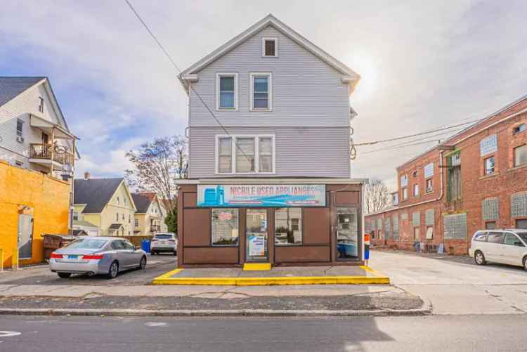 Multi-family house For Sale in 257, Whiting Street, New Britain, Connecticut