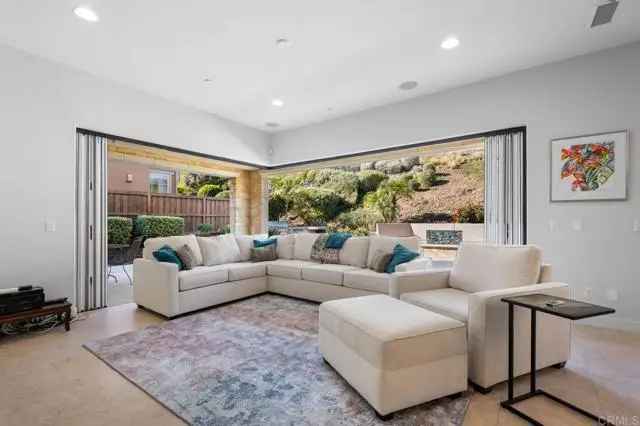 Single-family house For Sale in 7149, Sitio Corazon, Carlsbad, California