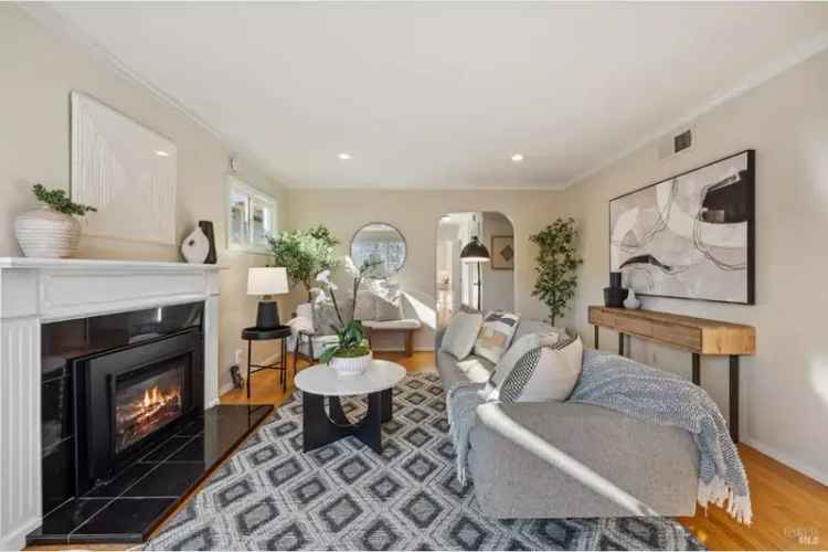 Duplex For Sale in 141, Park Street, San Rafael, California