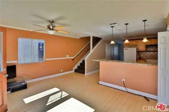 Single-family house For Sale in 3775, Ruthelen Street, Los Angeles, California