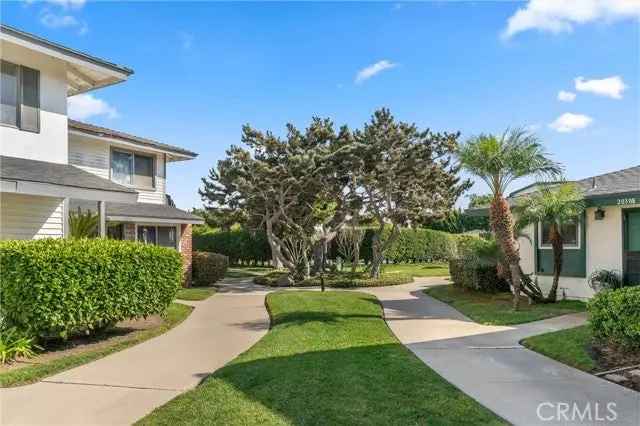 Single-family house For Sale in 20332, Gardenia Drive, Huntington Beach, California