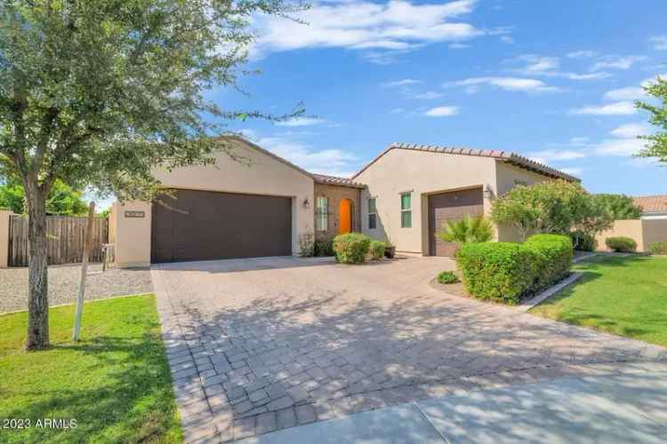 Single-family house For Sale in 3605, East Gemini Place, Chandler, Arizona