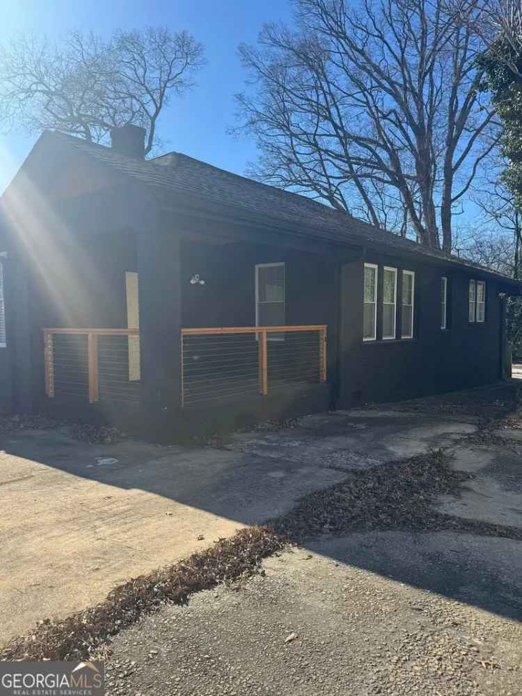 Single-family house For Sale in 845, Metropolitan Parkway Southwest, Atlanta, Georgia