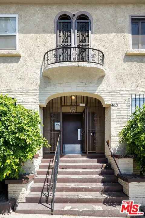 Multi-family house For Sale in 400, Witmer Street, Los Angeles, California