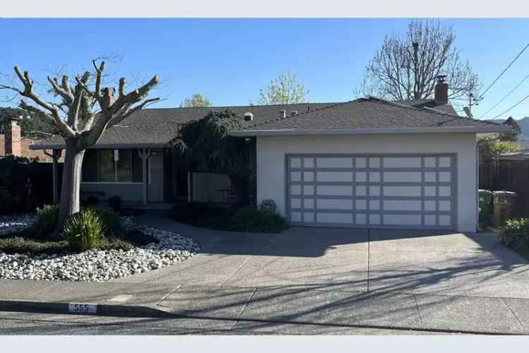 Single-family house For Sale in 555, Tamarack Drive, San Rafael, California