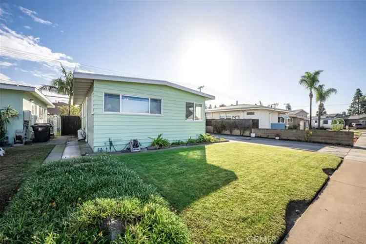 Single-family house For Sale in 3464, Senasac Avenue, Long Beach, California