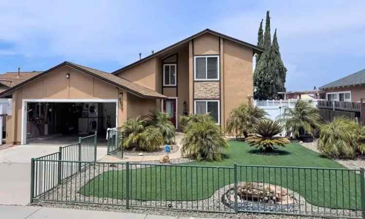 Single-family house For Sale in 8570, Parkbrook Lane, San Diego, California