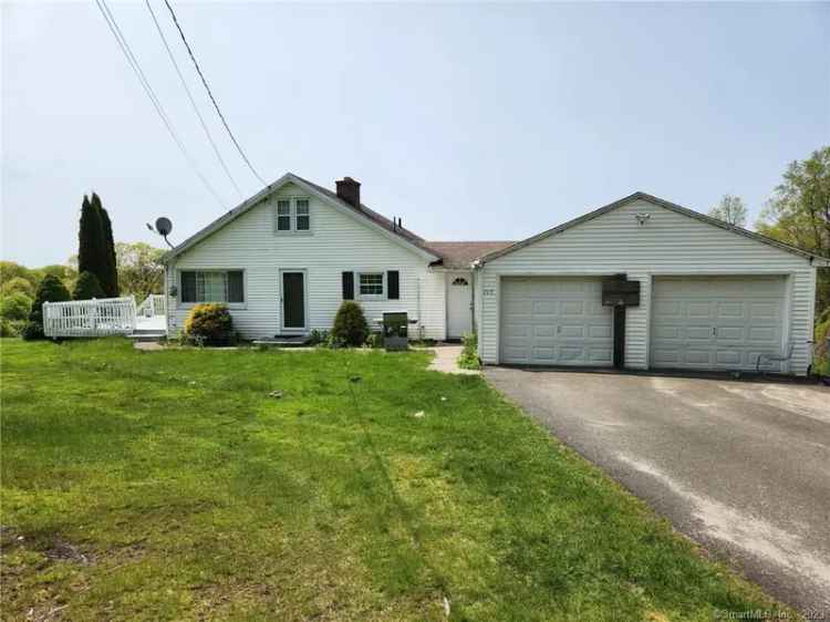 Single-family house For Sale in 713, Bucks Hill Road, Waterbury, Connecticut