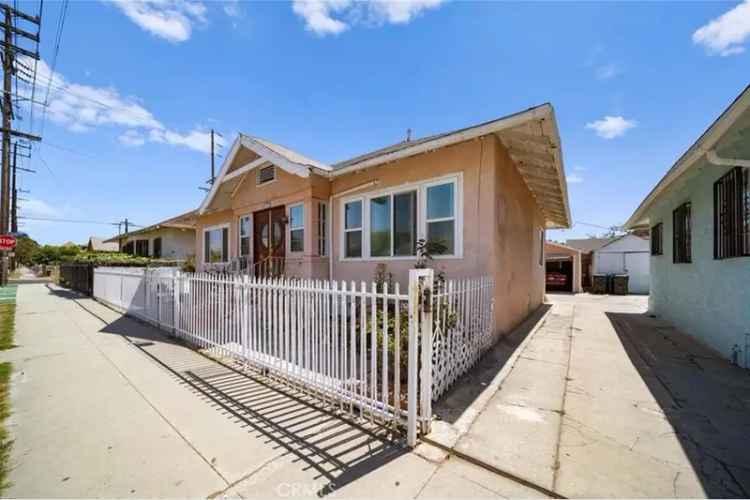 Duplex For Sale in 2922, Darwin Avenue, Los Angeles, California