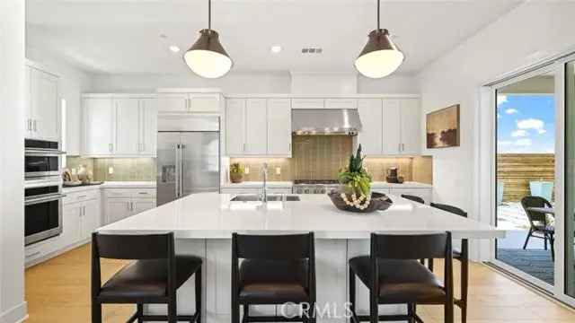 Single-family house For Sale in Irvine, California