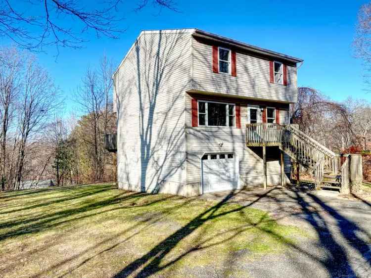 Single-family house For Sale in 26, Mulberry Street, Naugatuck, Connecticut