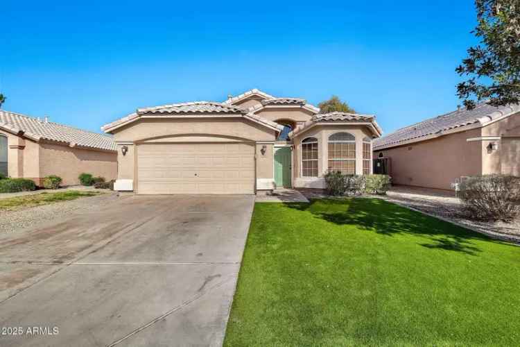 Single-family house For Sale in 3876, East San Remo Avenue, Gilbert, Arizona