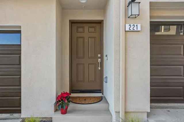 Single-family house For Sale in San Marcos, California