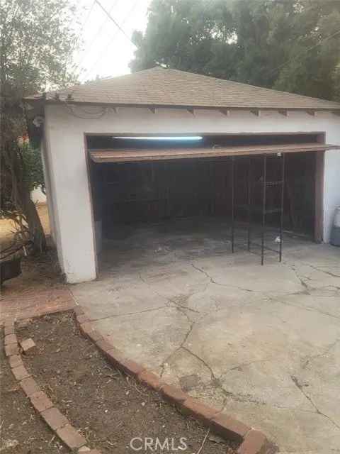 Single-family house For Sale in 4316, Westlawn Avenue, Los Angeles, California