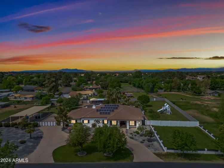 Single-family house For Sale in 715, South Cactus Wren Street, Gilbert, Arizona