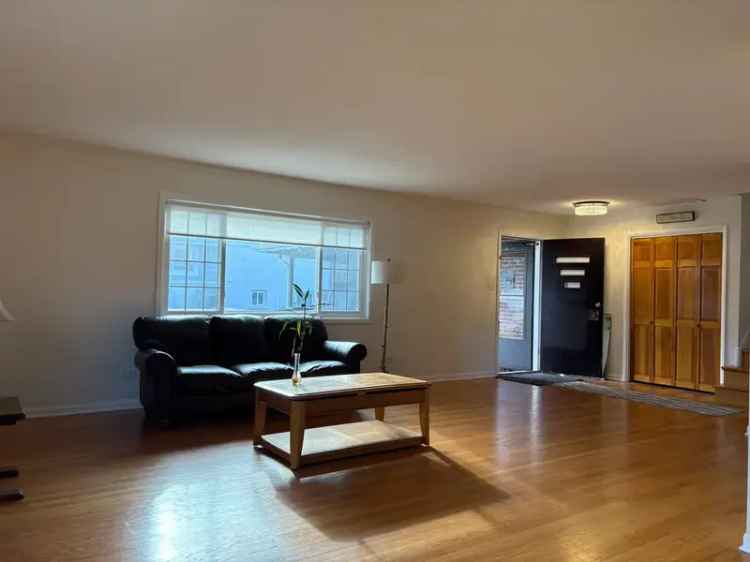 Glenview 3-Bedroom Home for Rent - Updated Kitchen and Private Backyard