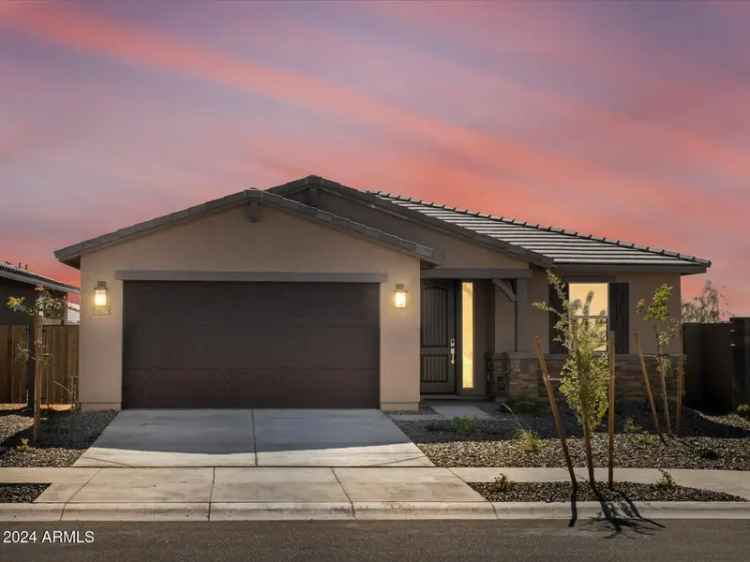 Single-family house For Sale in Surprise, Arizona