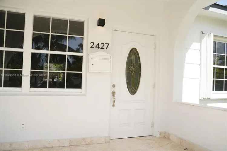 Single-family house For Sale in 2427, Southwest 23rd Street, Miami, Florida