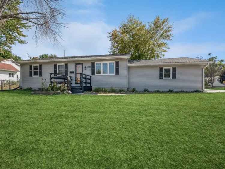 Single-family house For Sale in 805, South Street, Urbana, Iowa