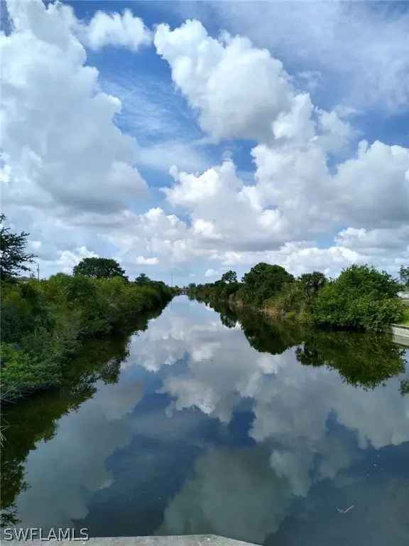 Land For Sale in Cape Coral, Florida