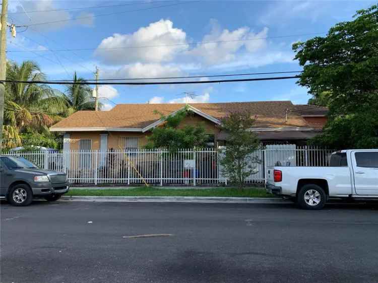 Single-family house For Sale in 1104, Northwest 6th Street, Miami, Florida