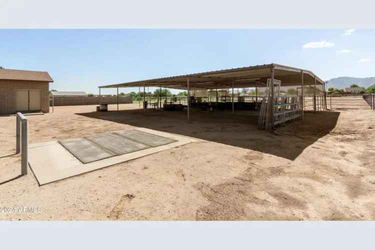 Single-family house For Sale in 7720, North 181st Avenue, Waddell, Arizona