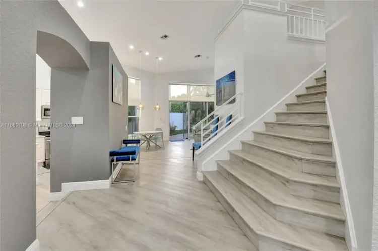 Single-family house For Sale in Boca Raton, Florida