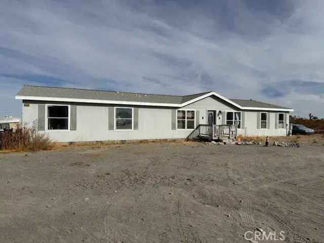 Single-family house For Sale in 2140, Olivera Road, Piñon Hills, California