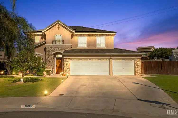 Single-family house For Sale in 11302, Mantova Avenue, Bakersfield, California