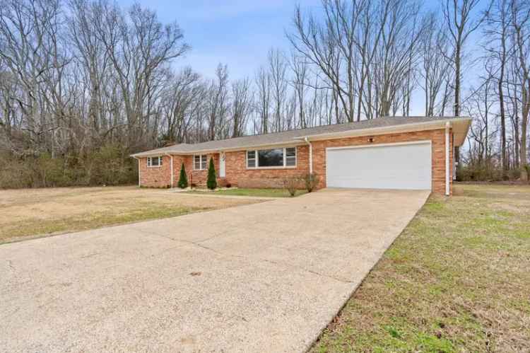 Single-family house For Sale in Hazel Green, Alabama