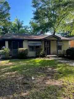 Single-family house For Sale in 206, Whitehead Street, Thomson, Georgia