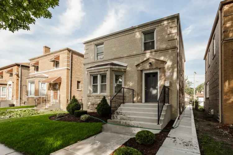 Single-family house For Sale in 9115, South May Street, Chicago, Illinois