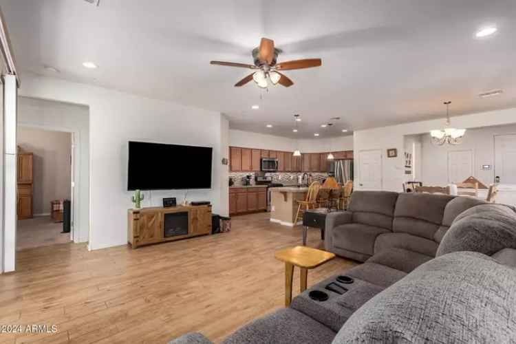 Single-family house For Sale in 20227, West Hadley Street, Buckeye, Arizona