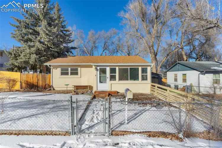 Single-family house For Sale in 1018, Norwood Avenue, Colorado Springs, Colorado