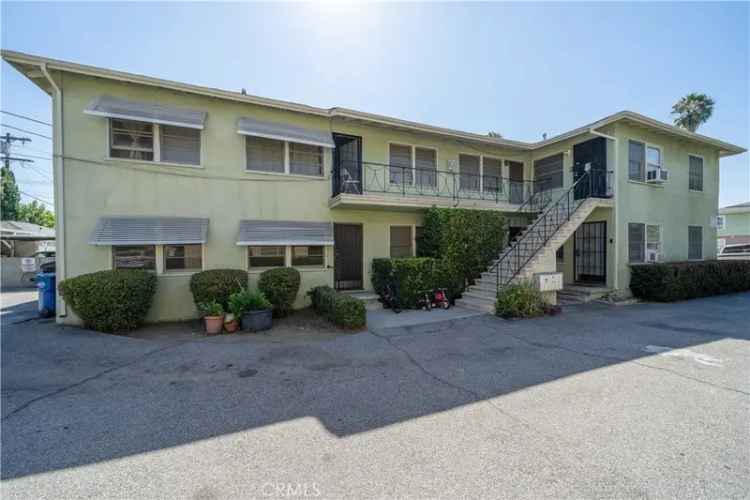 Multi-family house For Sale in 14115, Gilmore Street, Los Angeles, California