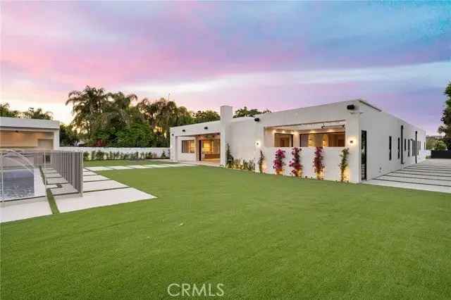 Single-family house For Sale in 22924, Erwin Street, Los Angeles, California