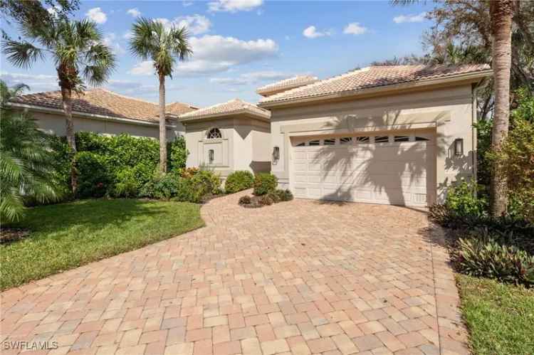 Single-family house For Sale in 27549, Riverbank Drive, Bonita Springs, Florida