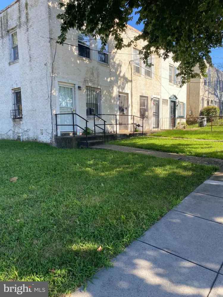 Multi-family house For Sale in 200, 34th Street Southeast, Washington, District of Columbia