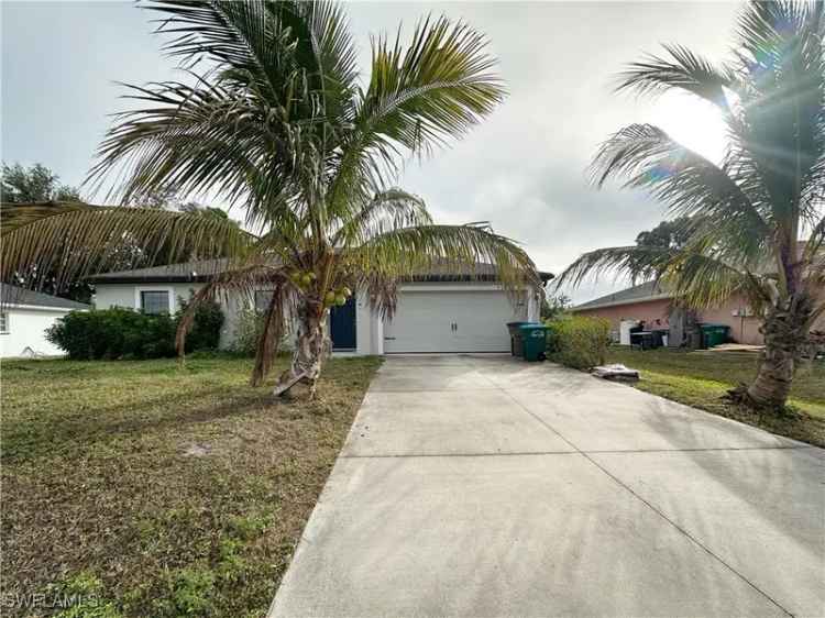 Single-family house For Sale in 2731, Northeast 7th Place, Cape Coral, Florida