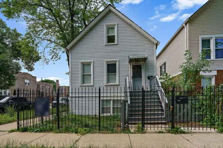 Multi-family house For Sale in 1400, North Lawndale Avenue, Chicago, Illinois