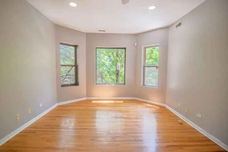 Condo For Sale in 854, East 82nd Street, Chicago, Illinois