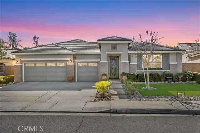 Single-family house For Sale in 28341, Little Lake Court, Menifee, California