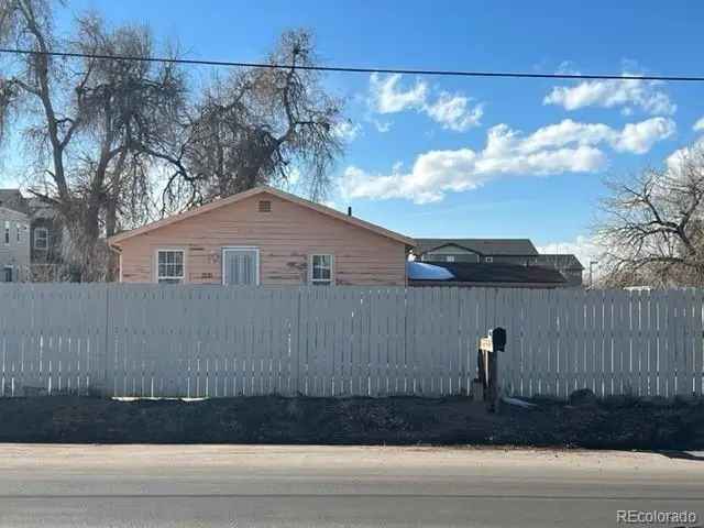 Single-family house For Sale in Denver, Colorado