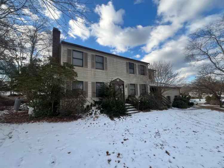 Single-family house For Sale in 22, Salvatore Drive, East Haven, Connecticut