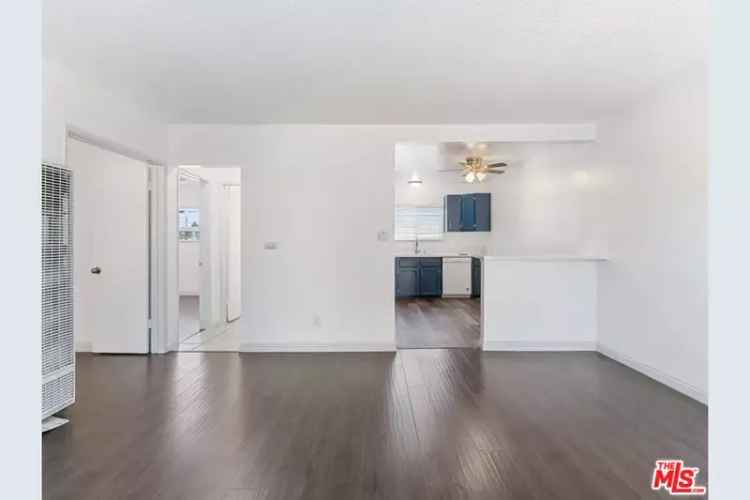 Multi-family house For Sale in 1335, Stanley Avenue, Long Beach, California