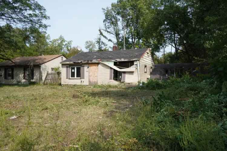 Single-family house For Sale in 1327, Dakota Street, Gary, Indiana