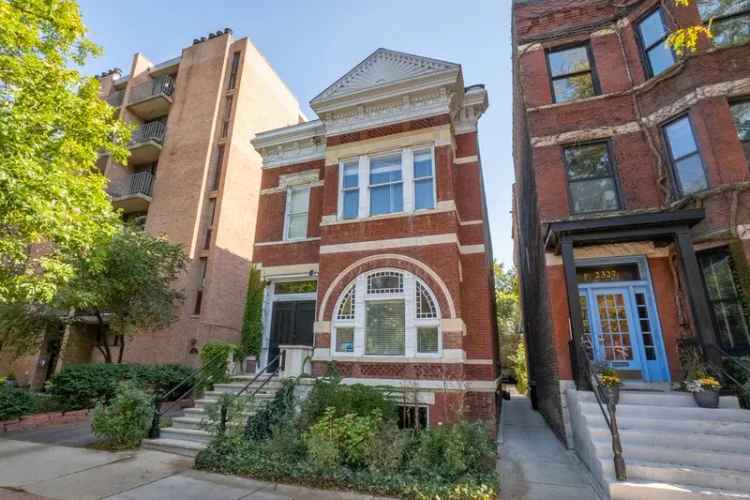 Multi-family house For Sale in 2329, North Geneva Terrace, Chicago, Illinois