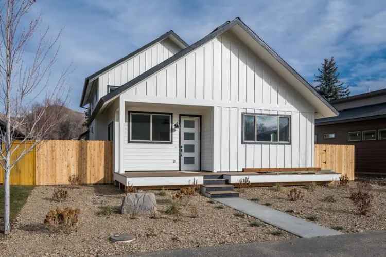 Single-family house For Sale in 711, North 2nd Avenue, Hailey, Idaho