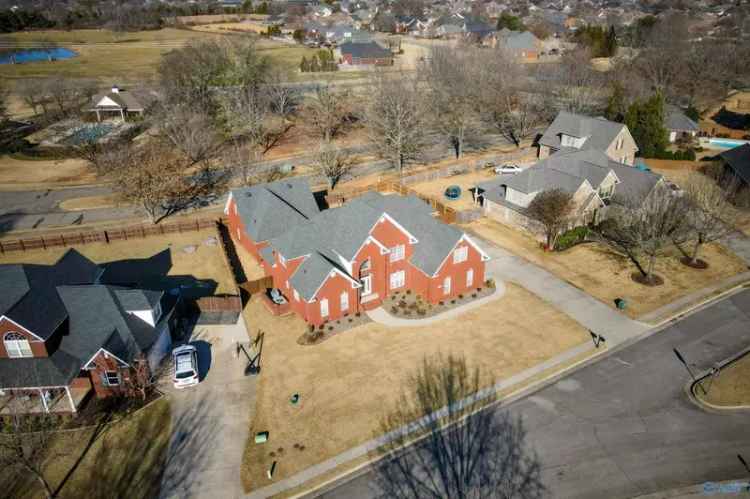 Single-family house For Sale in 2004, Brayden Drive Southwest, Decatur, Alabama